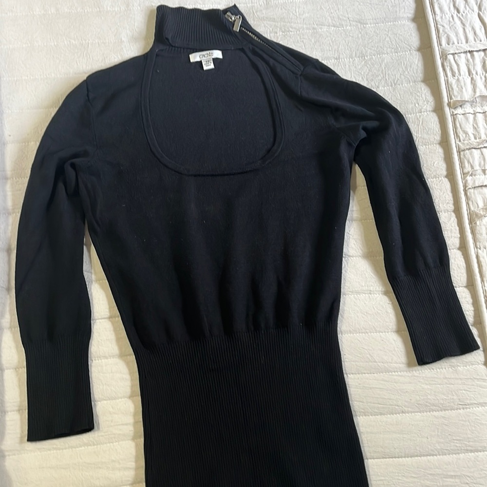 56%silk open neck with choker detail w/zipper light weight sweater ex condition!
